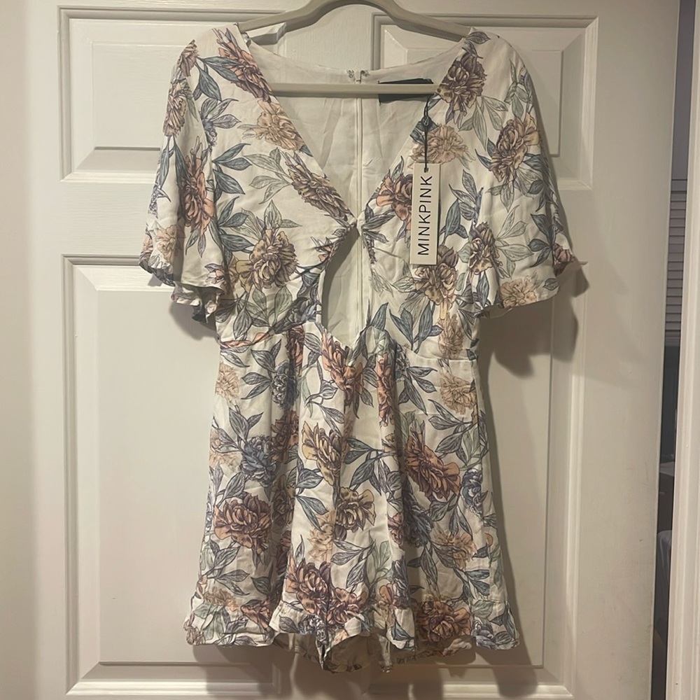 NWT MINKPINK Mysterious Playsuit size L - Picture 2 of 4